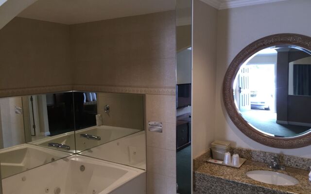 Walnut Inn & Suites West Covina