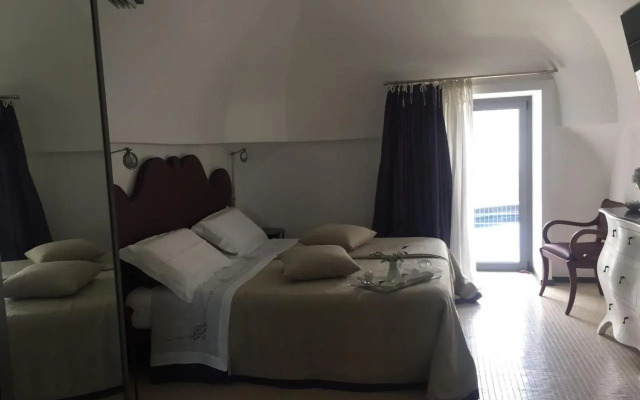 Bartago Luxury House
