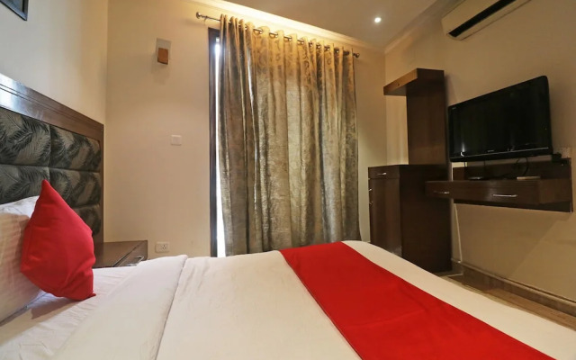 OYO 49069 A Suites