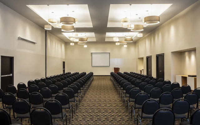 Fiesta Inn Celaya Galerías