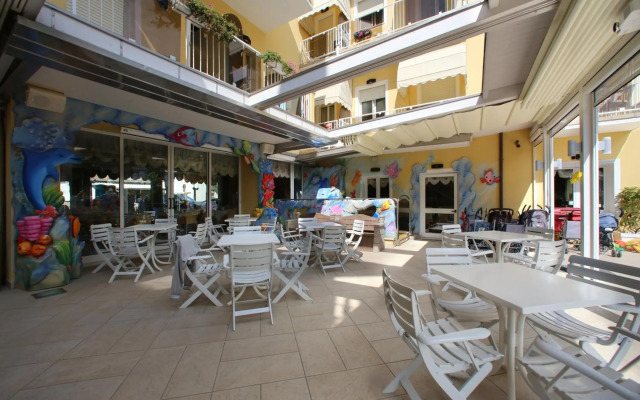 Family Hotel Pinetina Mare