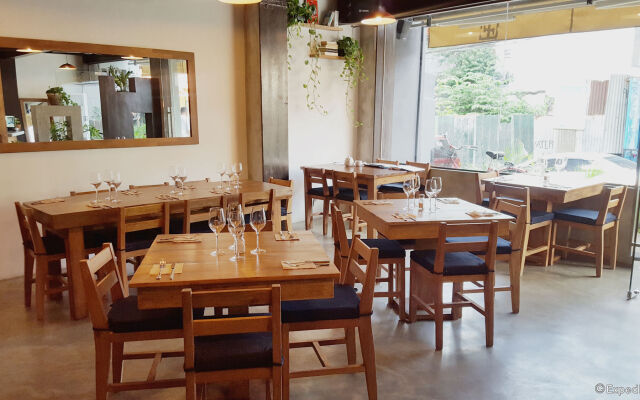 Capital O 468 Element Boutique Hotel Vaccinated Staff