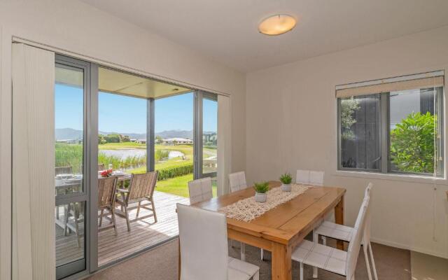 Lakeside Villa Retreat - Matarangi Downstairs Holiday Unit
