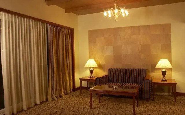 Golden Landmark Resort