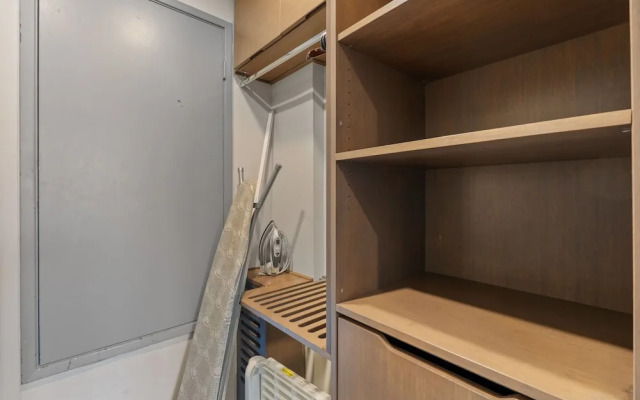 Stylish Westwood Condo