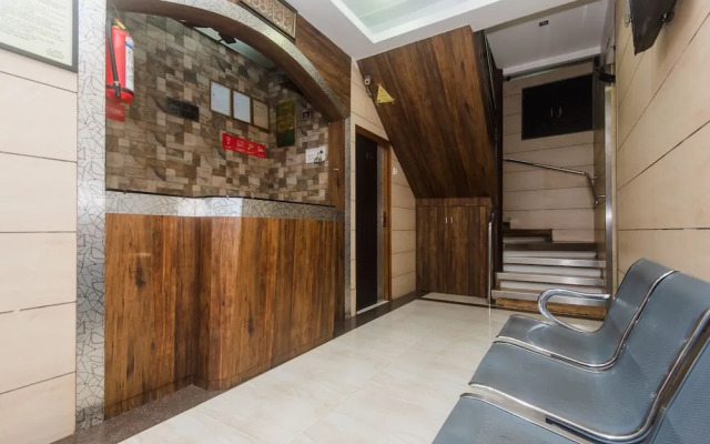 OYO 19590 Hotel Kamal