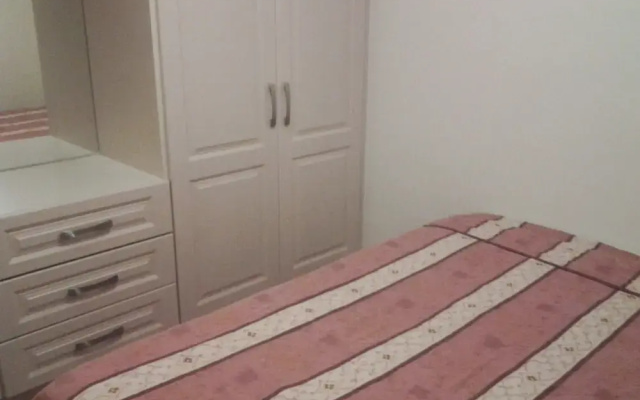 Galway 2-bed Apt, Sleeps 4, 5-min Walk to Station