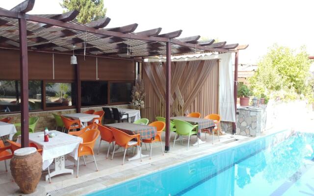 Shah Sultan Ozturk Hotel