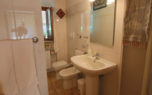 Luxurious Farmhouse in Grosseto With Jacuzzi