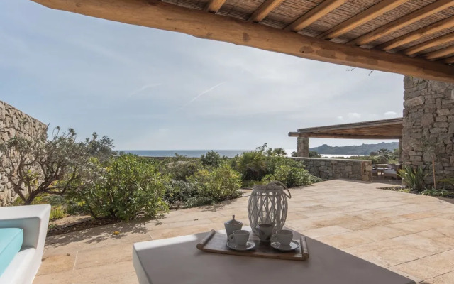 Hera iconic Mykonian Villa