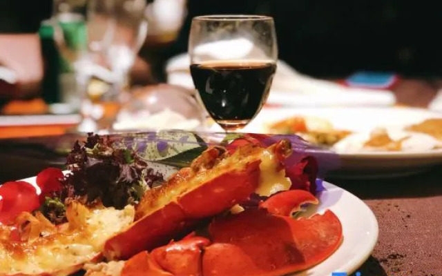 Jia Yu Emperor Hotel