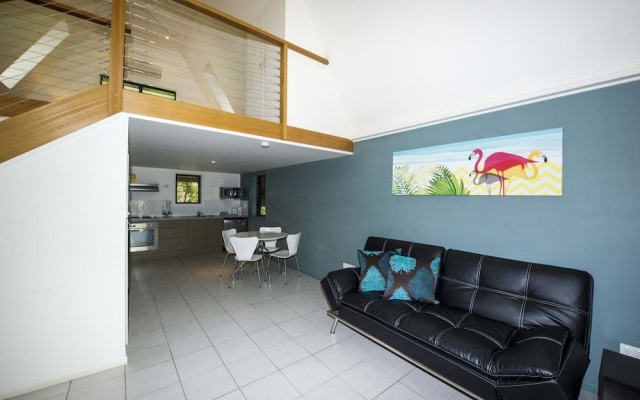 Canopy Chalet 10 – Hotel Rooms – Magnetic Island