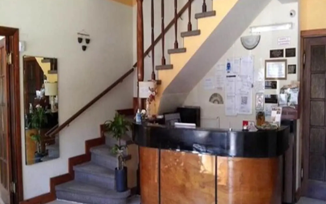 Hotel Edith