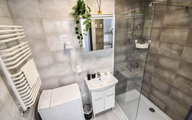 EASY RENT Apartments - Smart 705