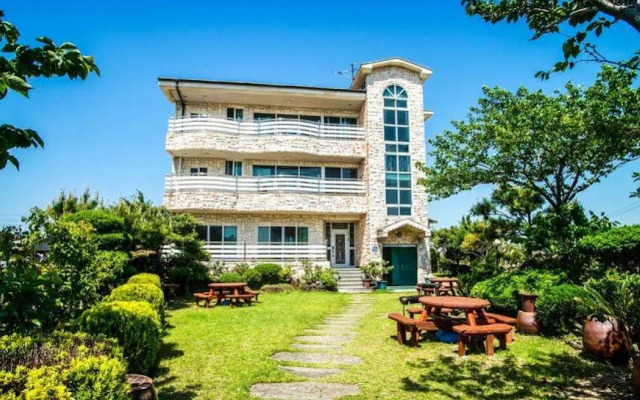 Sea & Park Pension