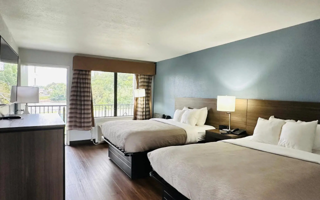 Quality Inn - On The Lake Clarksville-Boydton