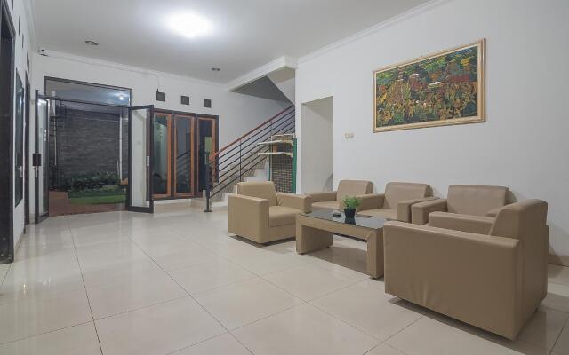 RedDoorz @ Buah Batu 4