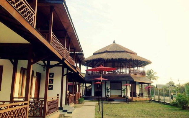 The White Avenue Hotel