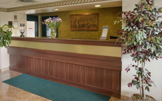 Comfort Suites Downtown