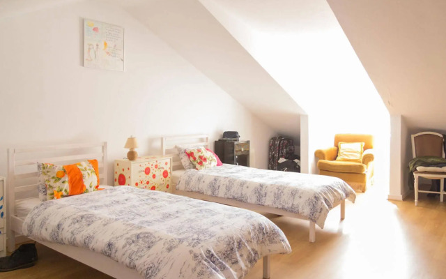 Ljmonade Hostel