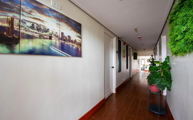 OYO 492 Sunset View Ridge Residences