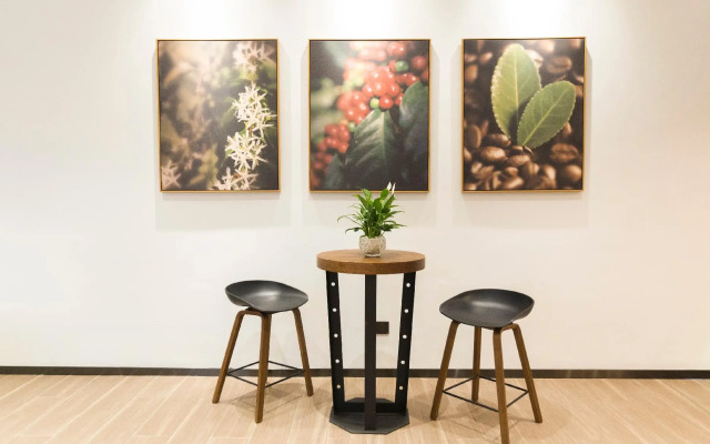 Hanting Hotel Chongqing Shapingba Railway Station Longhu Jinsha Tianjie