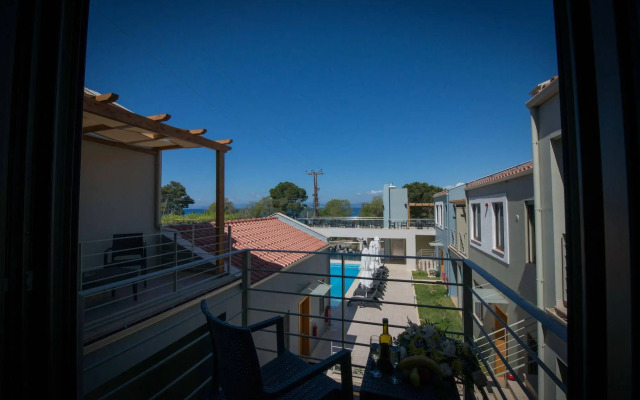 Mantinia Bay Hotel