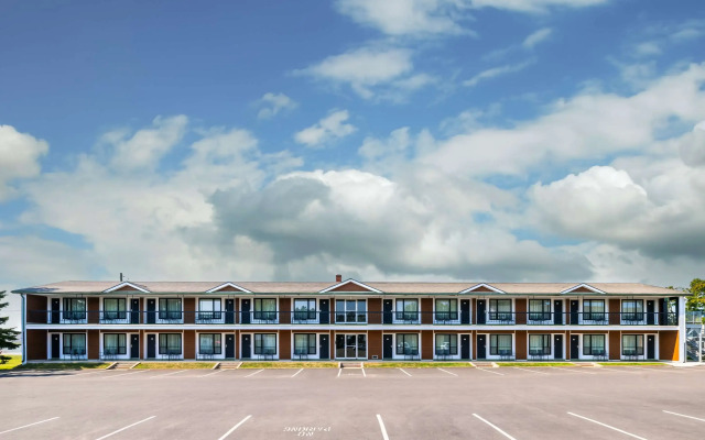 Quality Inn & Suites Garden of the Gulf