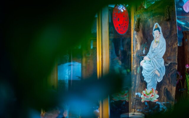 Lijiang Banshan Huayu Inn