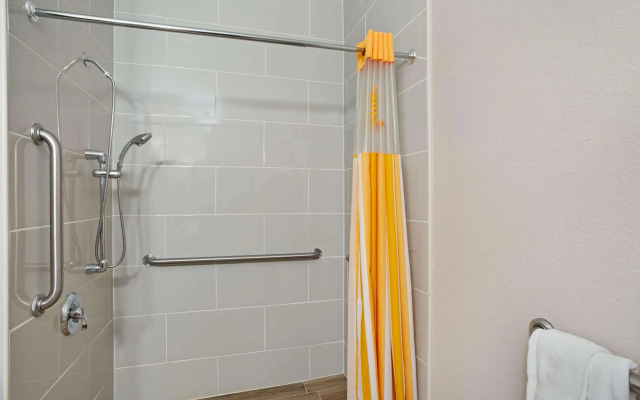 La Quinta Inn & Suites by Wyndham Norwich-Plainfield-Casino