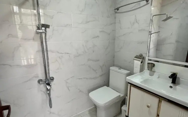 Ai̇si̇ Hotel