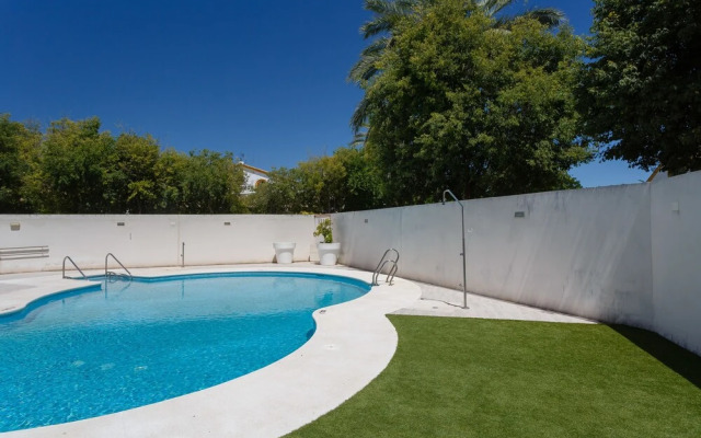 Real Escuela Home Surthy Apartments