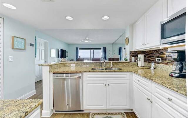 Windjammer 402 - Two Bedroom Condo