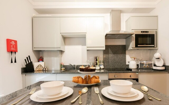 11 Helena House Business Apartment