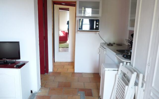 Chambre Rouge et Vin Blanc