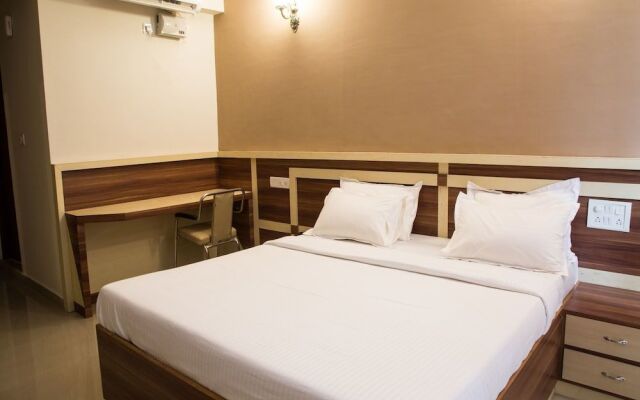 OYO 9248 Hotel Shrinidhi