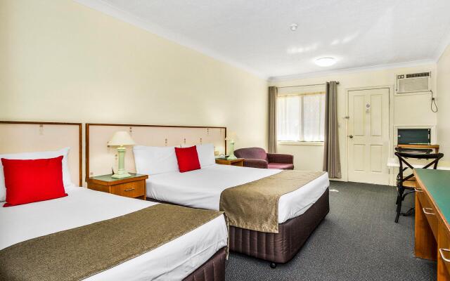 Bayswater Tweed Motel