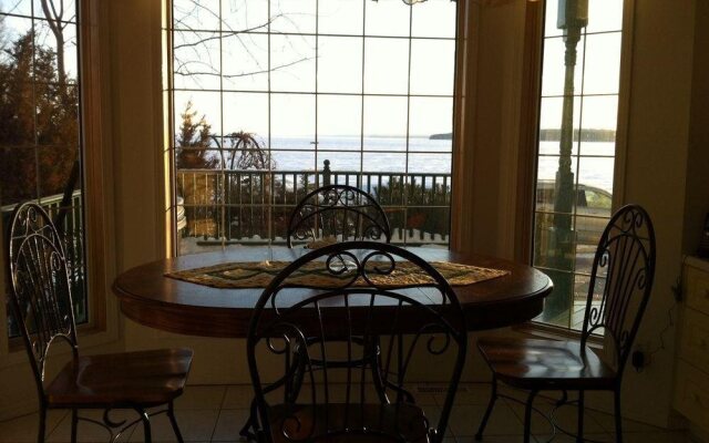 Waterfront Harbour B&B