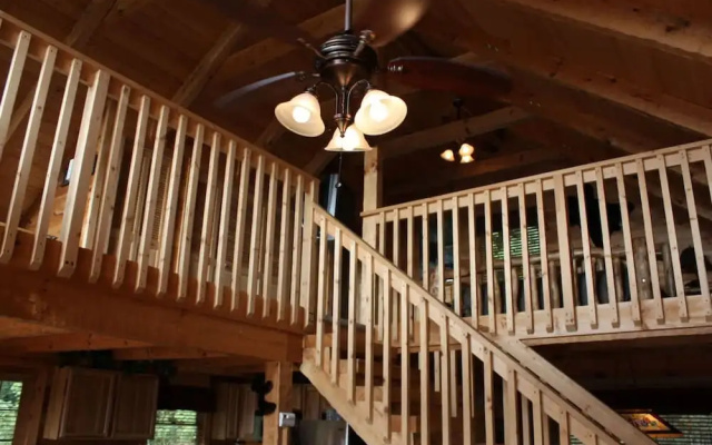 View Private Hot Tub Pool Table Fireplace Relax