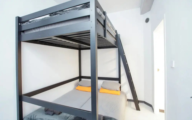 Design Family Apartment in Leiden Center 6p & Baby