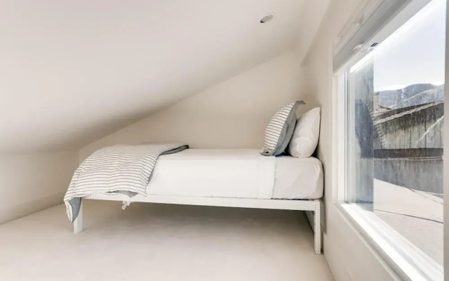 Westwind 408, 2bd, 2BA Diamond Condo