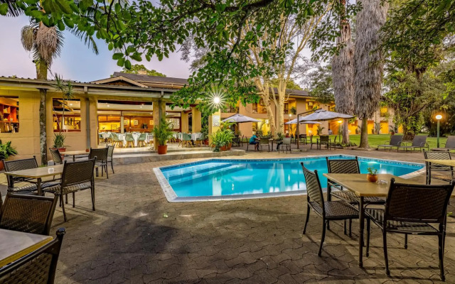 Hotel Numbi and Garden Suites