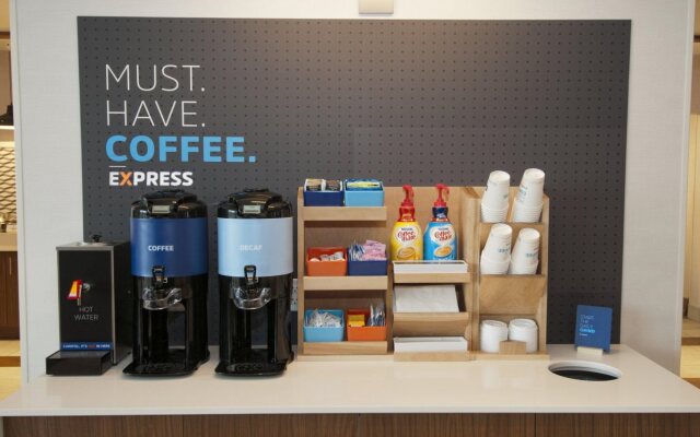 Holiday Inn Express & Suites Johnstown by IHG