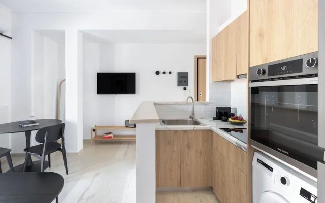 Elliot Neapoli, Athens