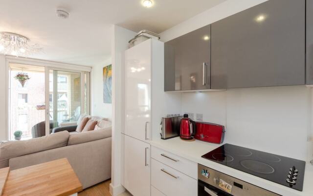 Lovely 1Br Flat For 2 Bromley By Bow