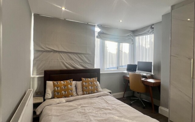 West London Star Aparthotel