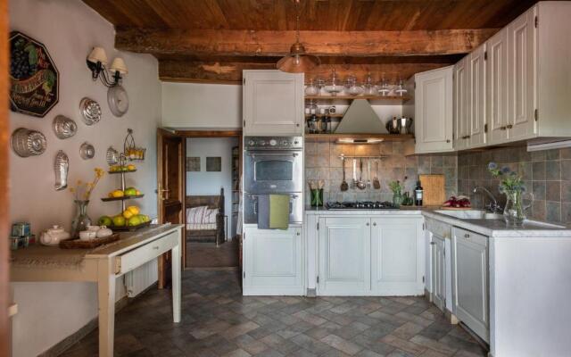 I Ginepri exclusive CountryHouse, 15pax, private pool, Aulla