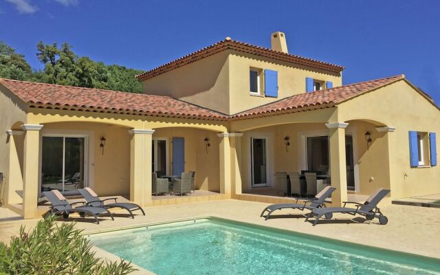 Contemporary villa in Le Plan-de-la-Tour with pool