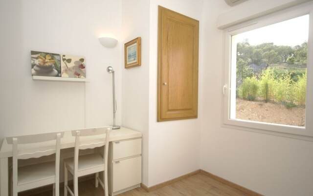 Soothing Holiday Home in Sainte-maxime With Swimming Pool