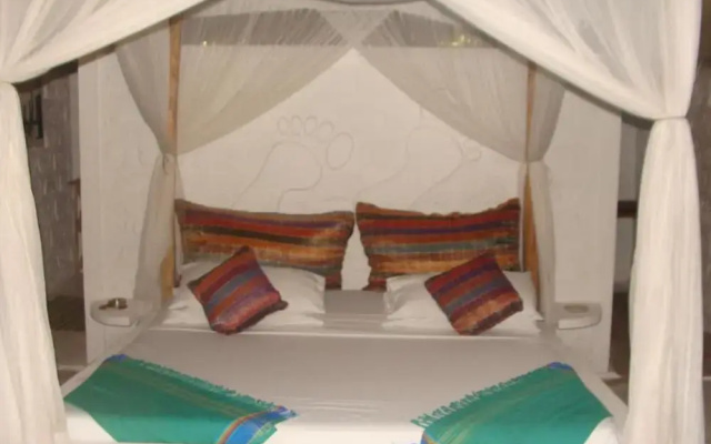 Barefoot Beach Camp